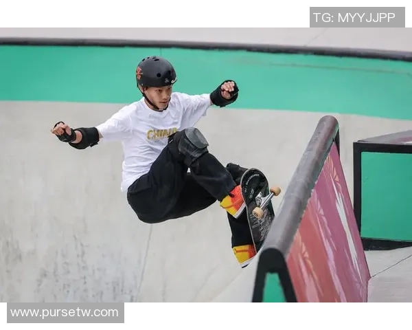 南京滑板队奋勇拼搏在滑板精英赛中的精彩历程与成长故事